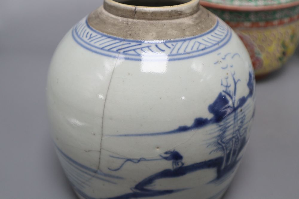 A Chinese blue and white jar, a dish and an Indian porcelain box and cover, tallest 20cm